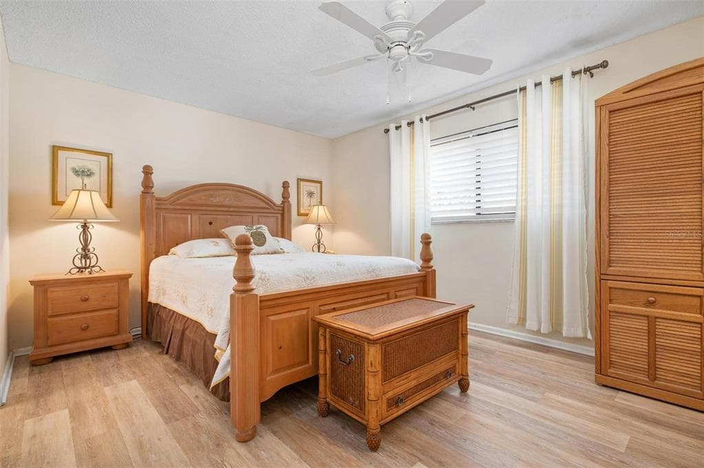 9527 AZURE COVE photo 20