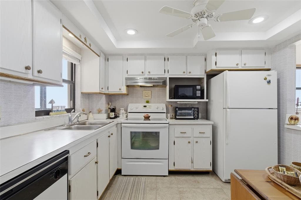 1270 GULF BOULEVARD 801 photo 15
