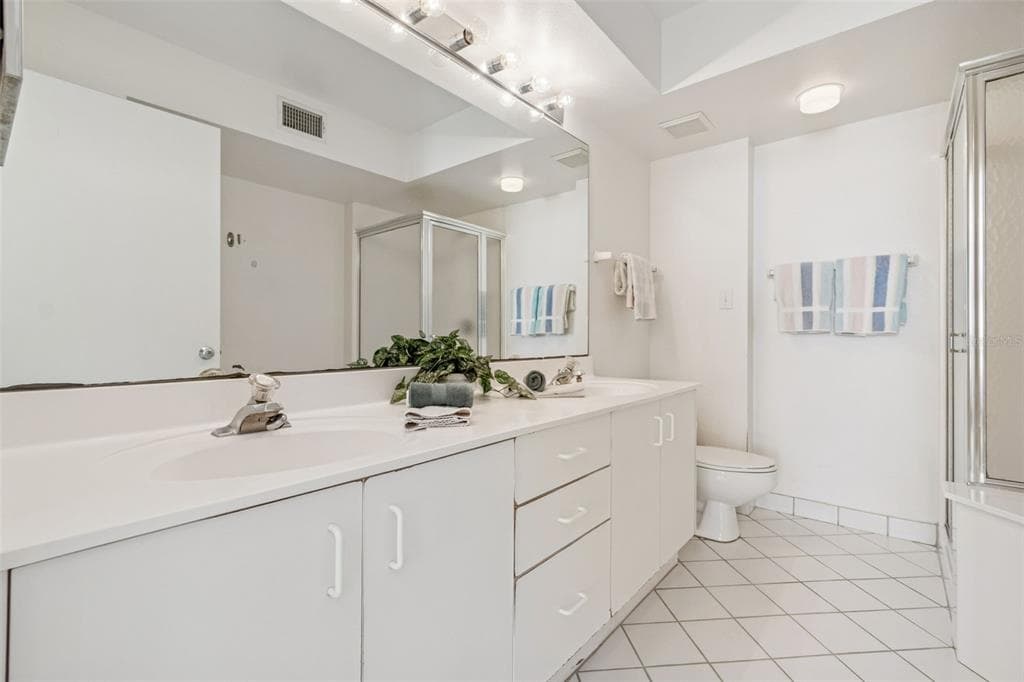 6105 BAHIA DEL MAR CIRCLE 686 photo 24