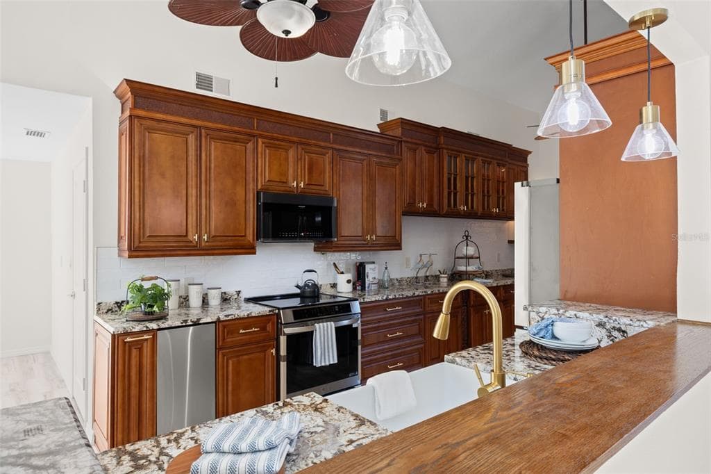 2138 BAYOU DRIVE photo 20