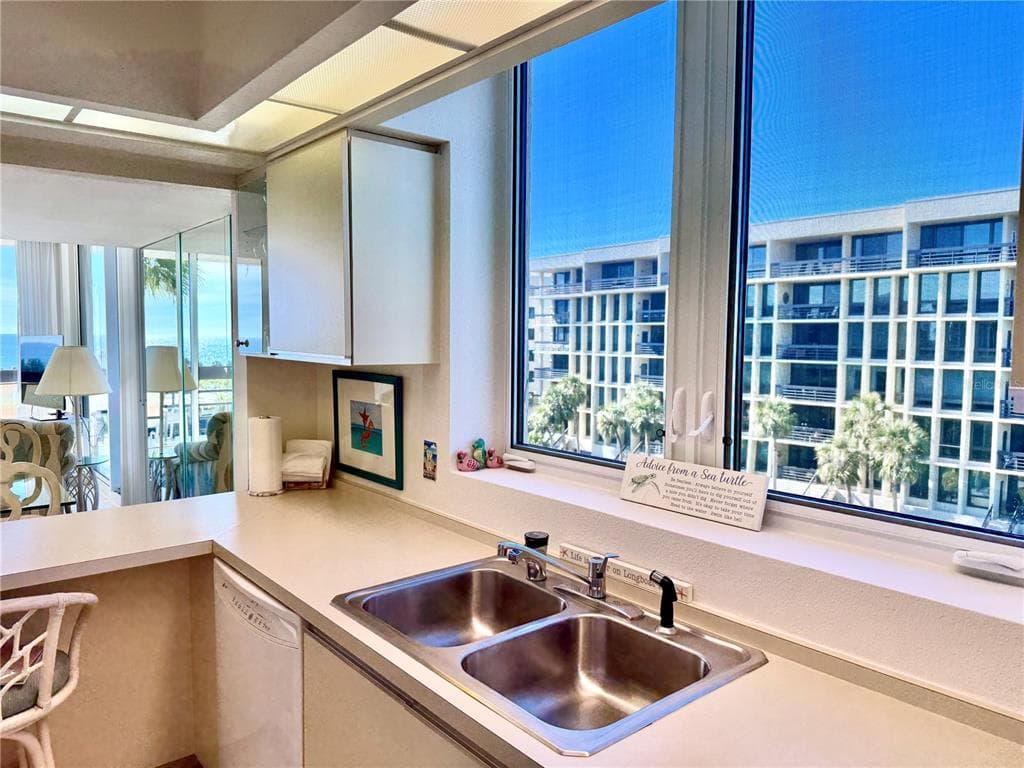 1105 GULF OF MEXICO DRIVE 401 photo 7