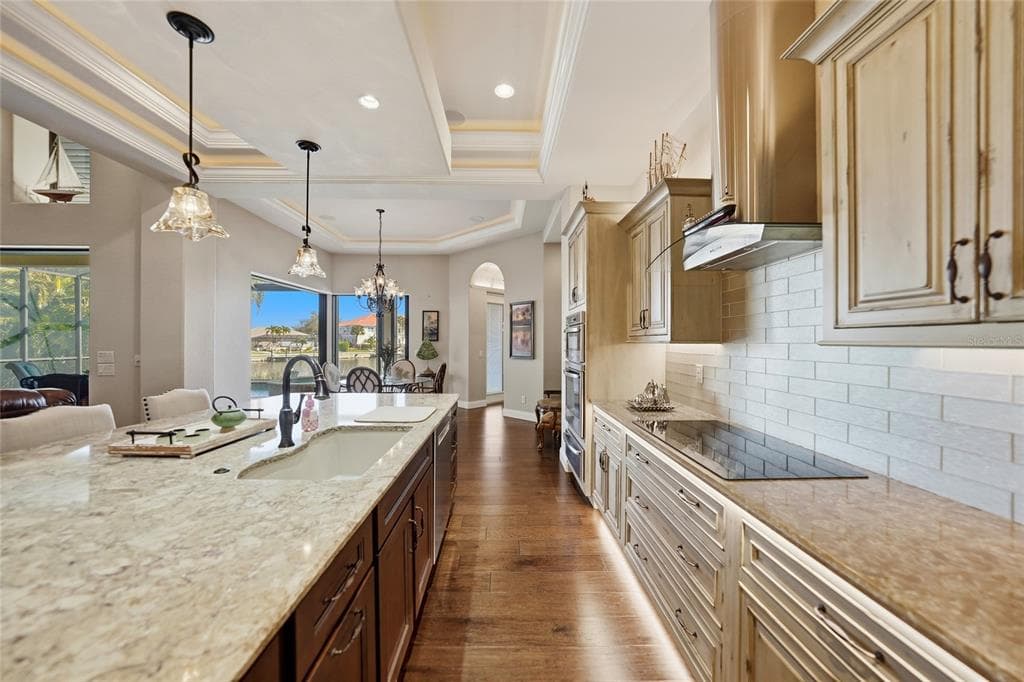 166 HIBISCUS DRIVE photo 18