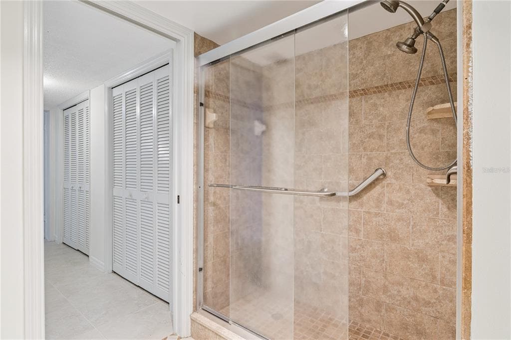 6204 MASTERS BOULEVARD 202 photo 24