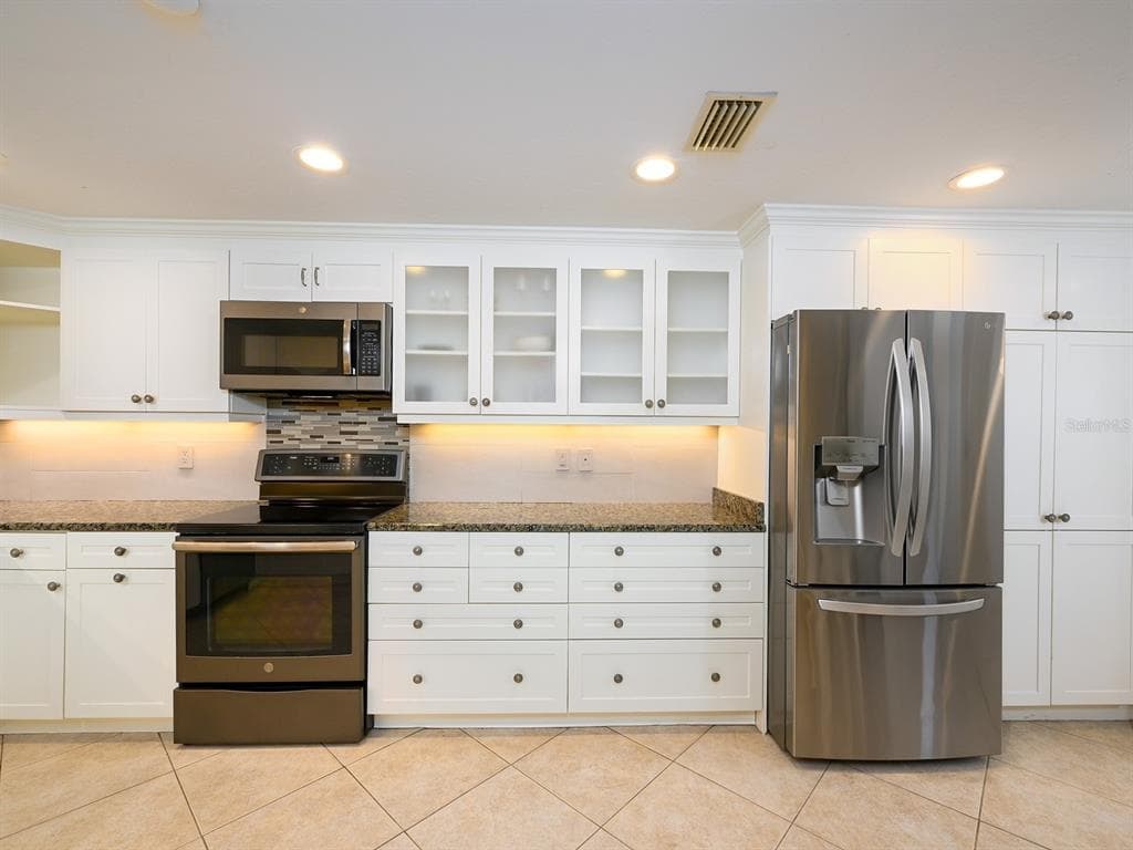 1255 N GULFSTREAM AVENUE 1106 photo 16