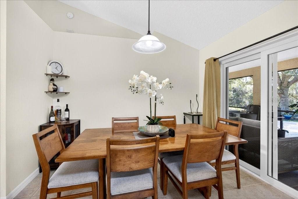 42 RUSSELL DRIVE photo 12