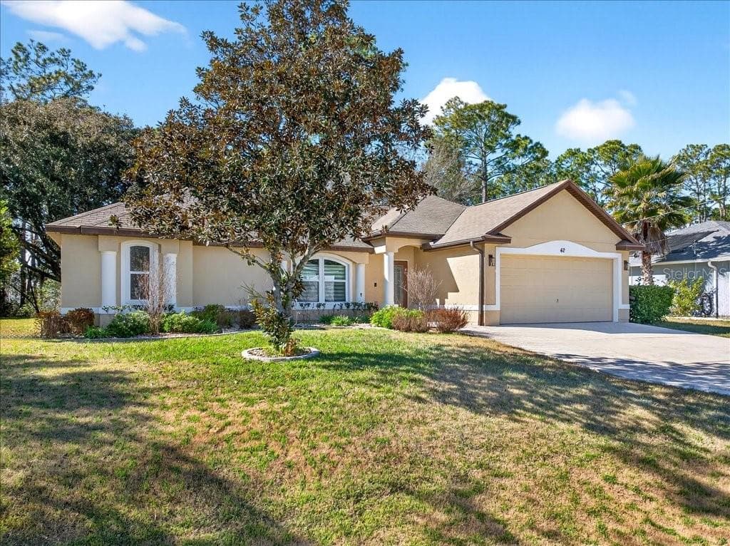 42 RUSSELL DRIVE photo 1