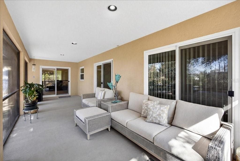 42 RUSSELL DRIVE photo 14