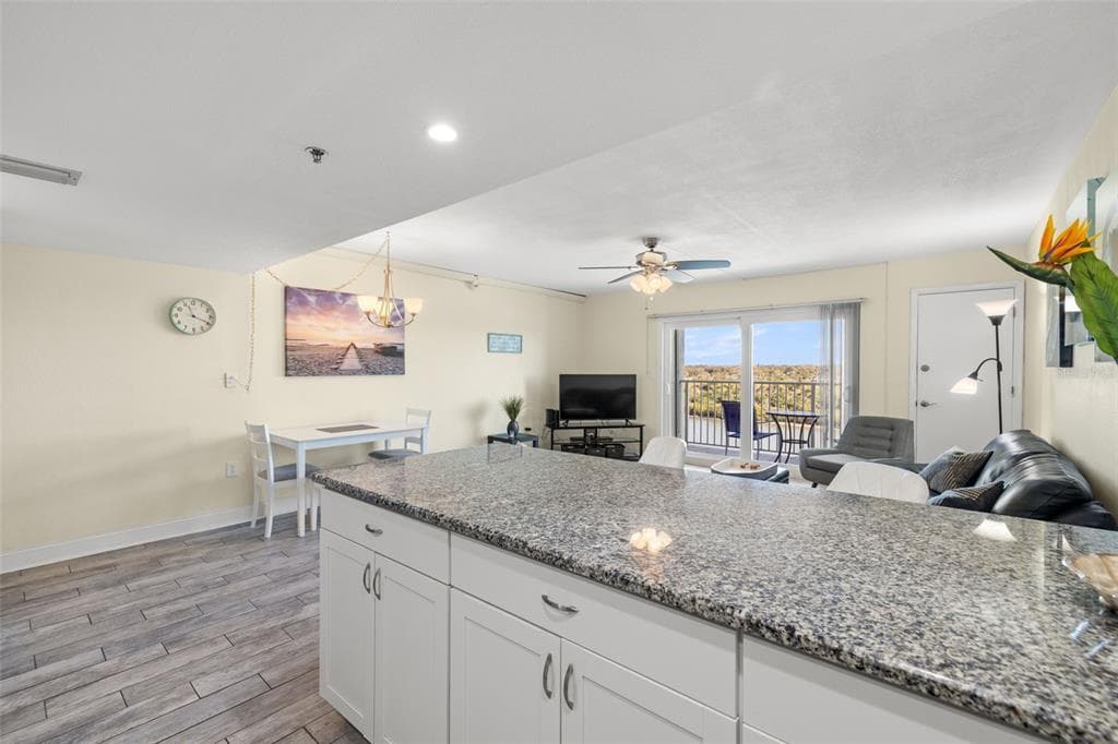 18610 GULF BOULEVARD 709 photo 14