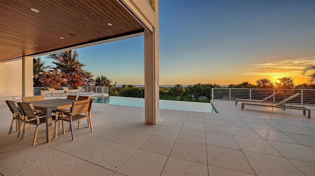 160 WHITTIER DRIVE photo 25