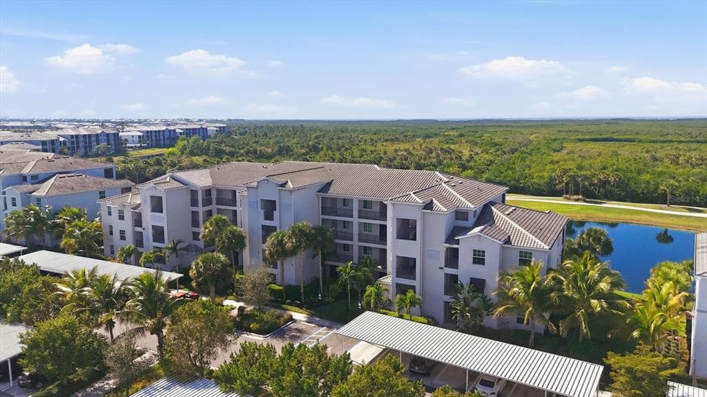 14081 HERITAGE LANDING BOULEVARD 227 photo 6