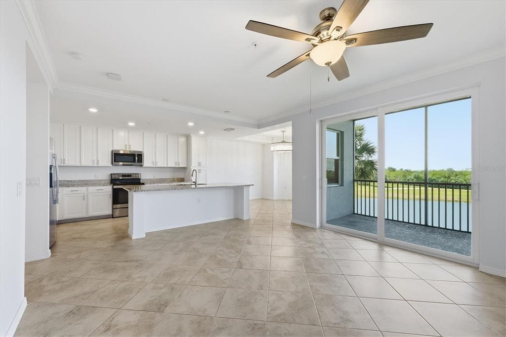 14081 HERITAGE LANDING BOULEVARD 227 photo 11