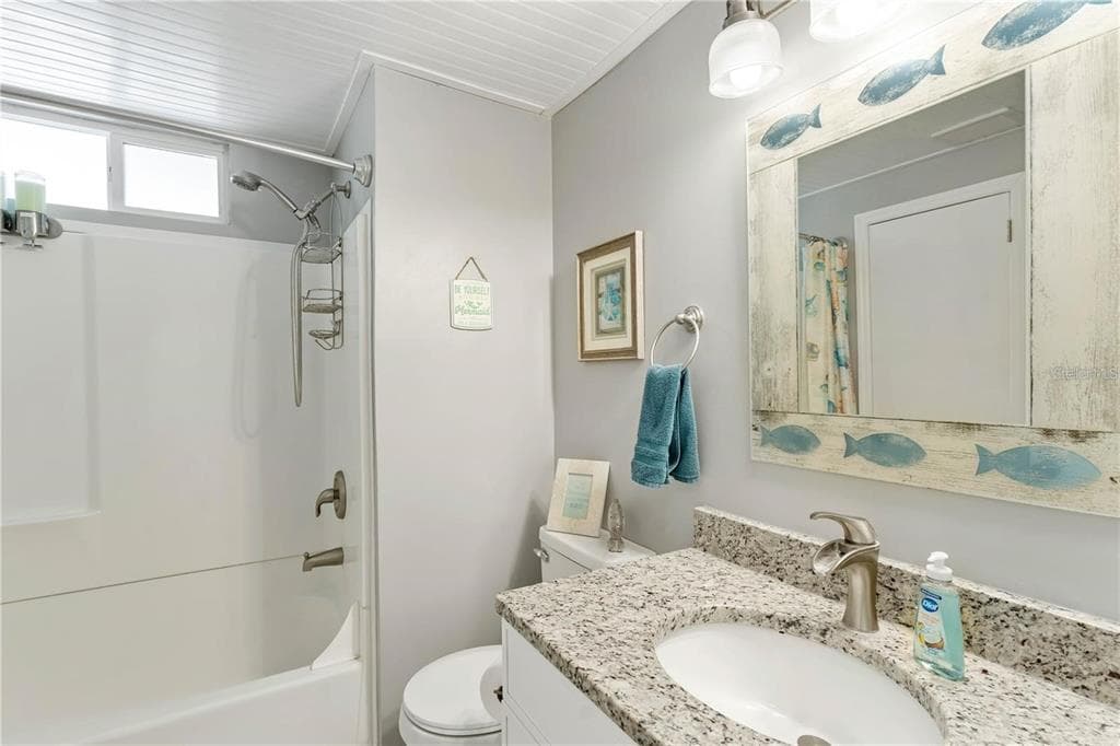 6051 COLONY CIRCLE photo 21