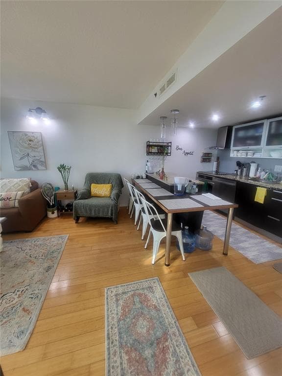 701 S MADISON AVENUE 414 photo 24