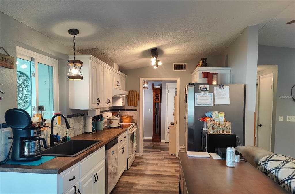 12131 LACEY DRIVE photo 11