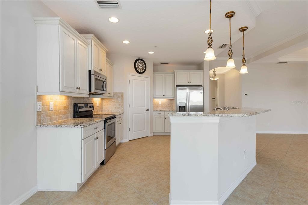 1264 RIVERSCAPE STREET B photo 22