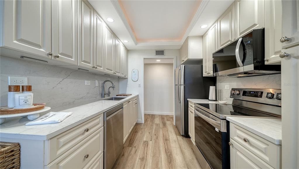 1000 LONGBOAT CLUB ROAD 403 photo 9