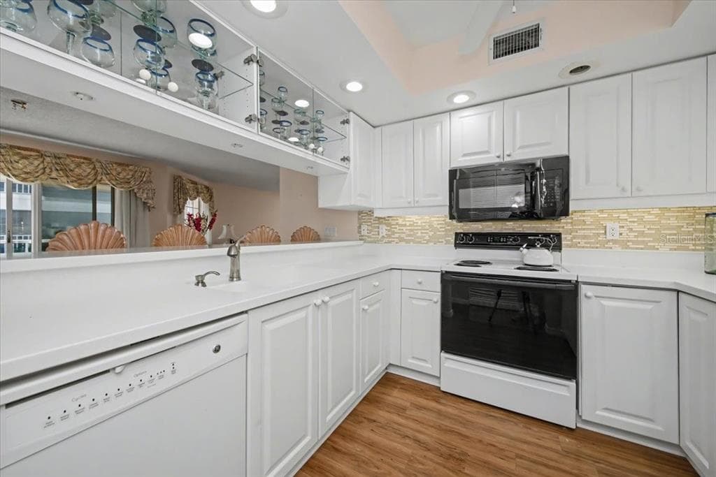 1233 EDGEWATER CIRCLE 65 photo 11