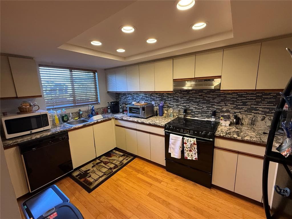 259 FENWICK DRIVE 35 photo 4