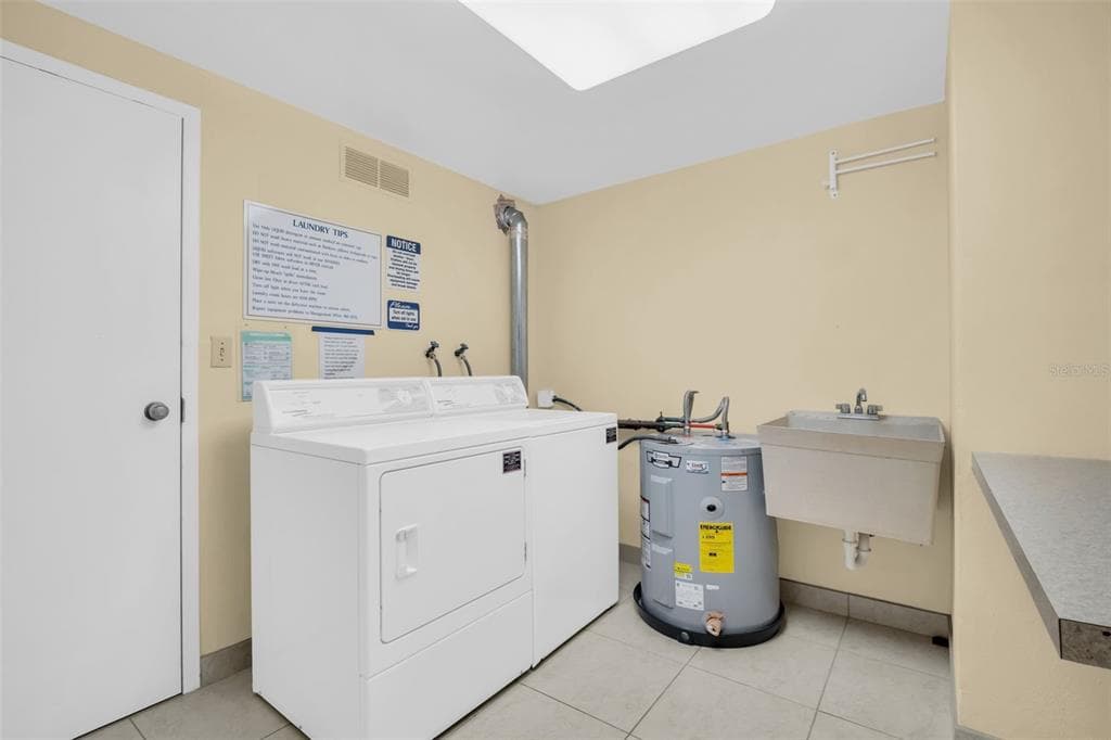 4900 BRITTANY DRIVE S 1405 photo 16