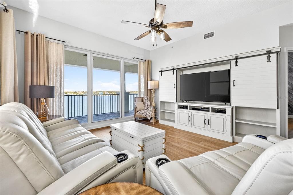 17717 GULF BOULEVARD 401 photo 15