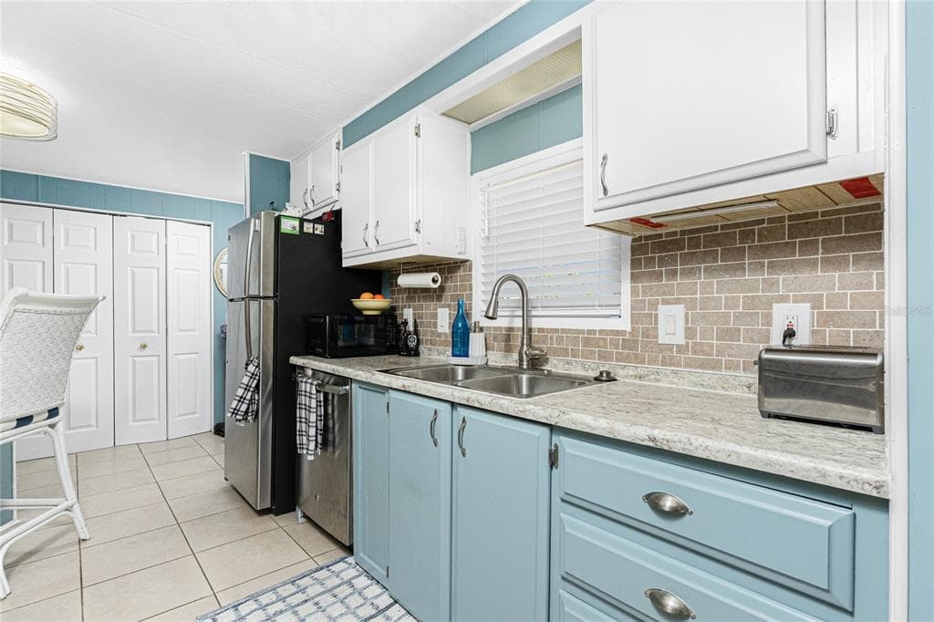 1300 SANDERLING DRIVE photo 15