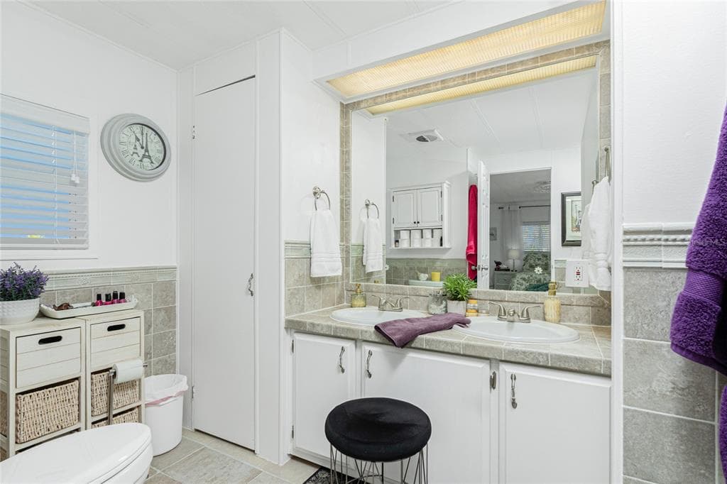 1300 SANDERLING DRIVE photo 21