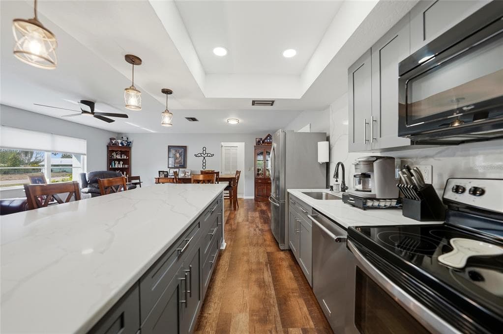 405 RIDGECREST DRIVE photo 6