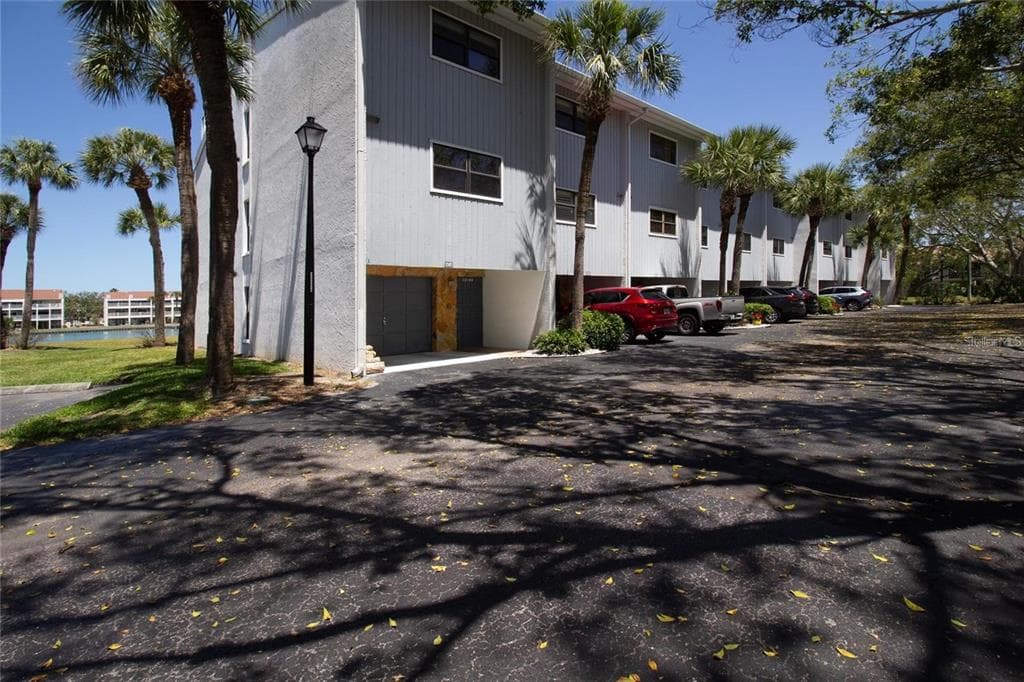 12140 CAPRI CIRCLE S 709 photo 2