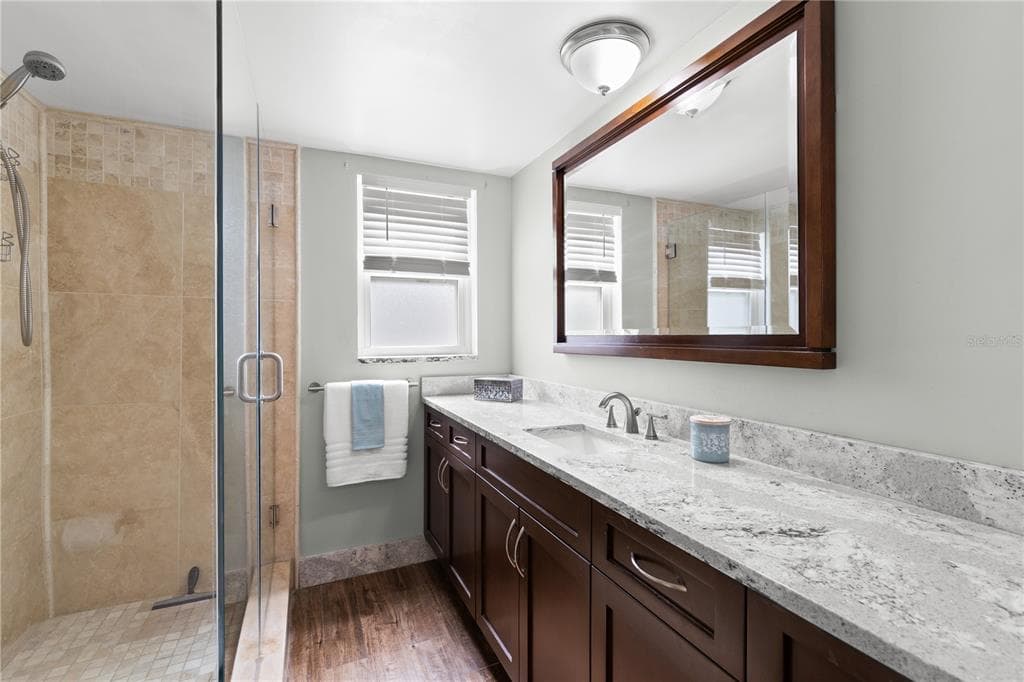 404 4TH AVENUE N photo 25