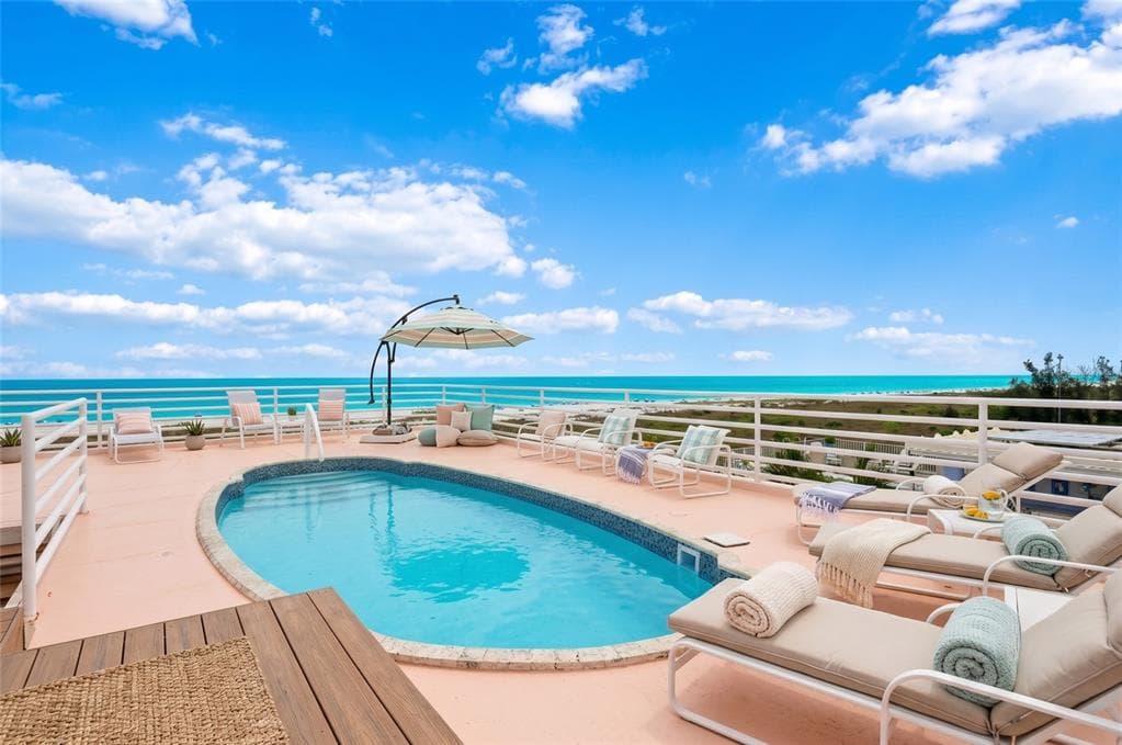 648 BEACH ROAD photo 1