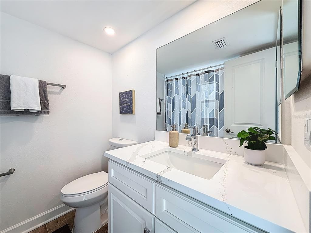 4550 COVE CIRCLE 106 photo 24