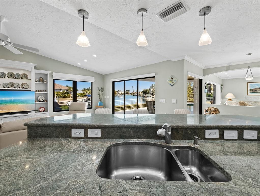 5970 EMERALD HARBOR DRIVE photo 19