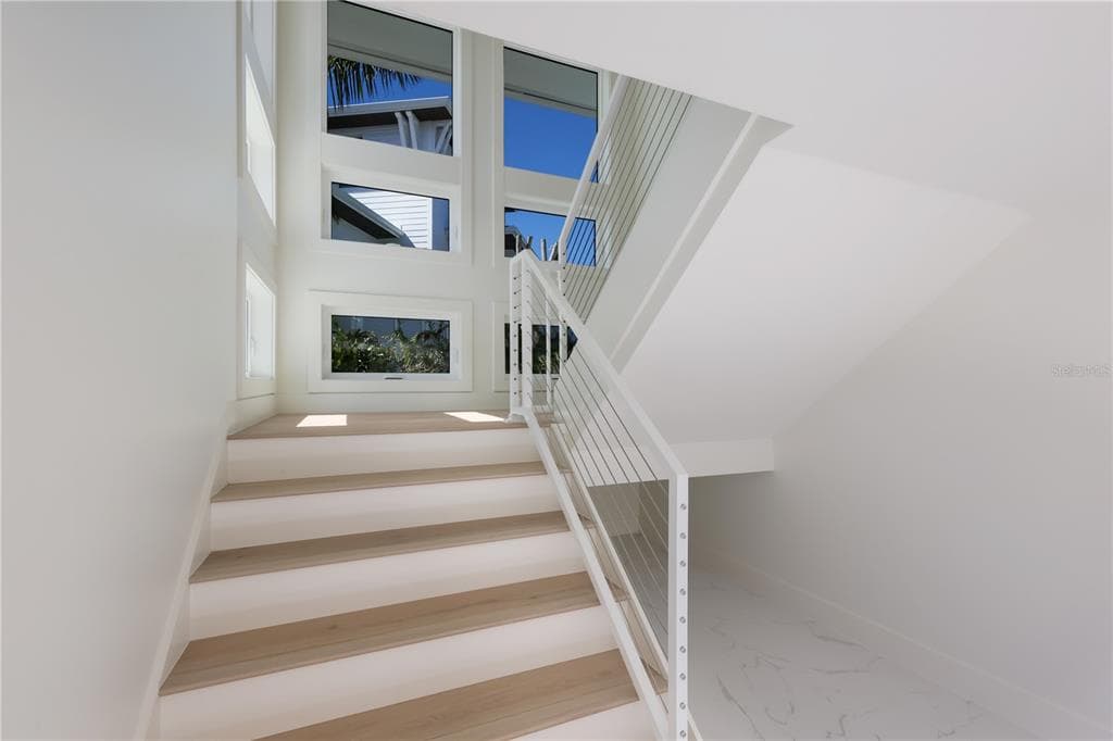 204 WATERWAYS AVENUE photo 2