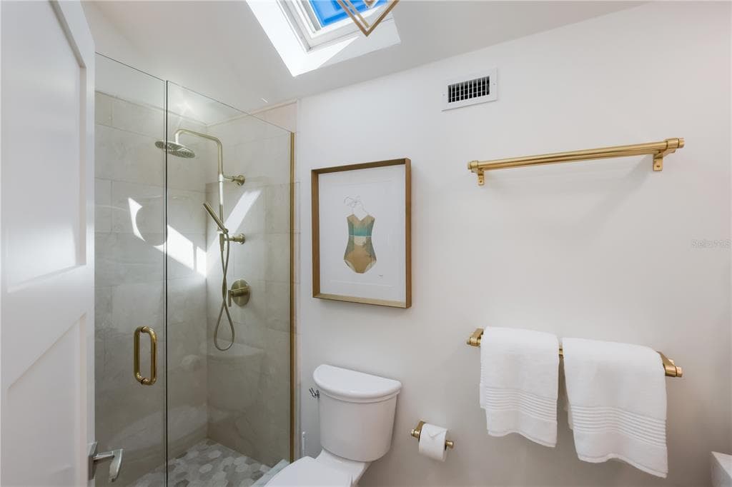 204 WATERWAYS AVENUE photo 19