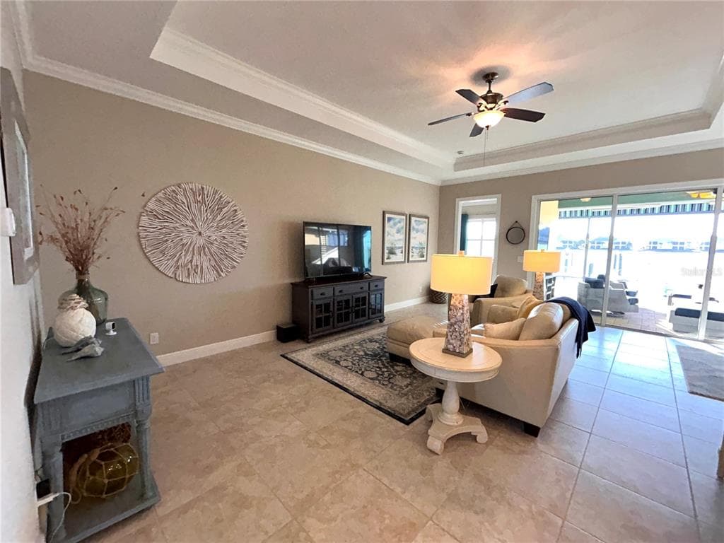 1022 OVERLOOK COURT photo 9
