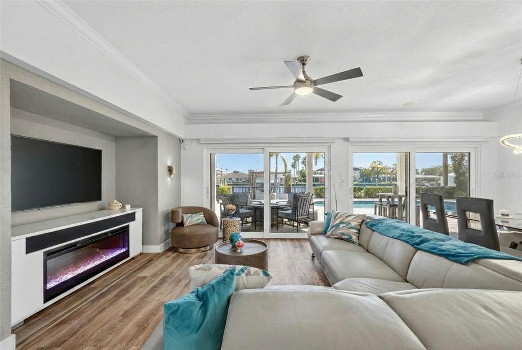 136 WINDWARD ISLAND photo 18