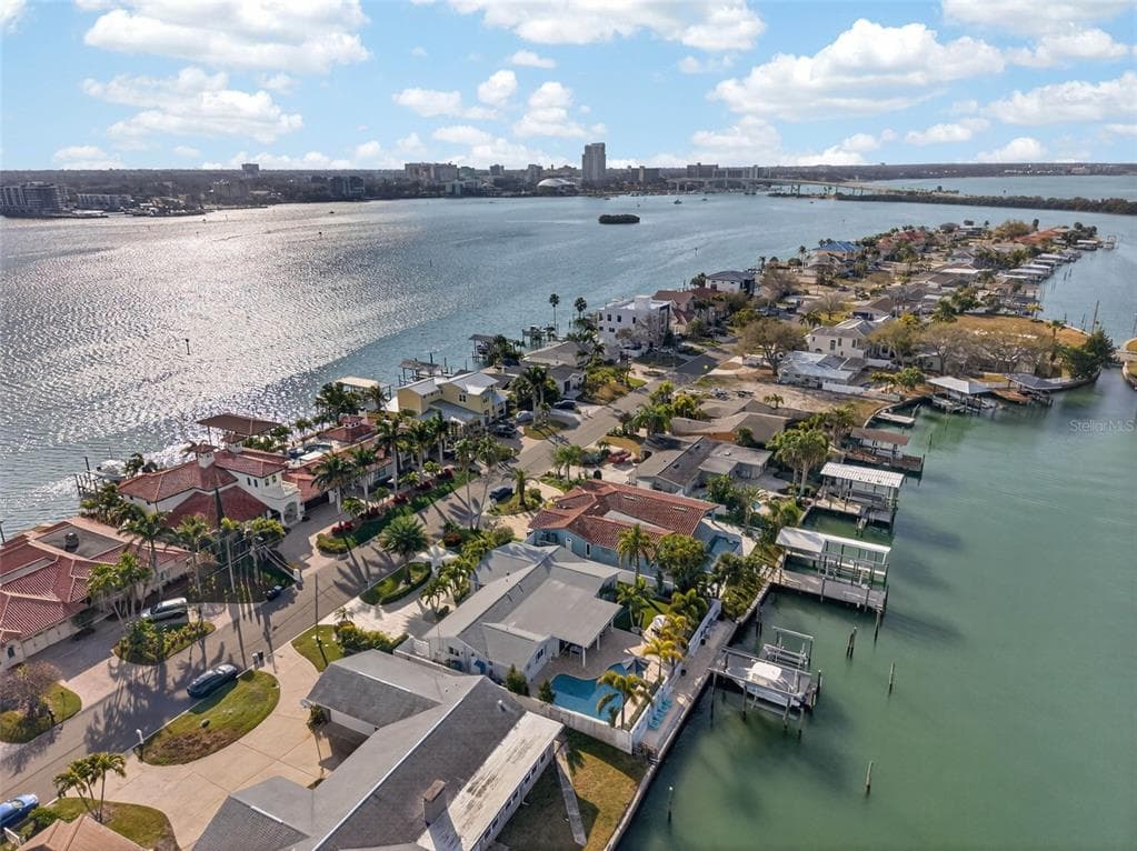 136 WINDWARD ISLAND photo 11