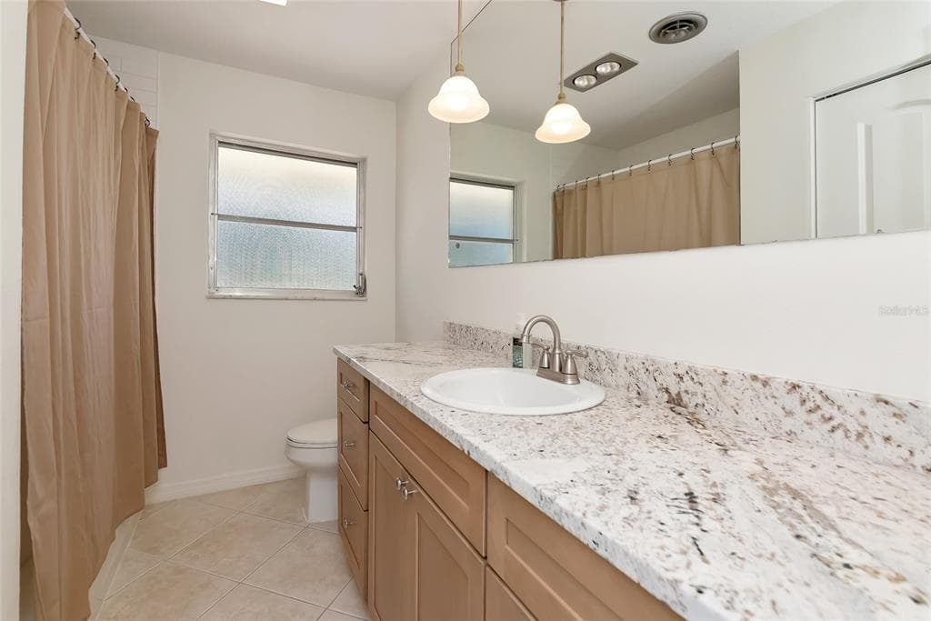 950 OXFORD DRIVE photo 25