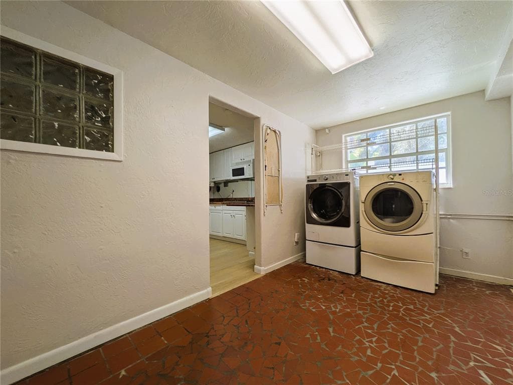4554 COOPER ROAD photo 22