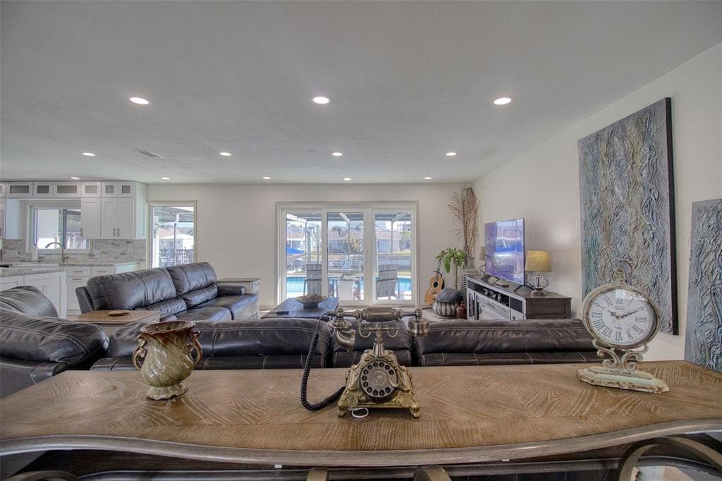 13804 PLUMOSA AVENUE photo 13
