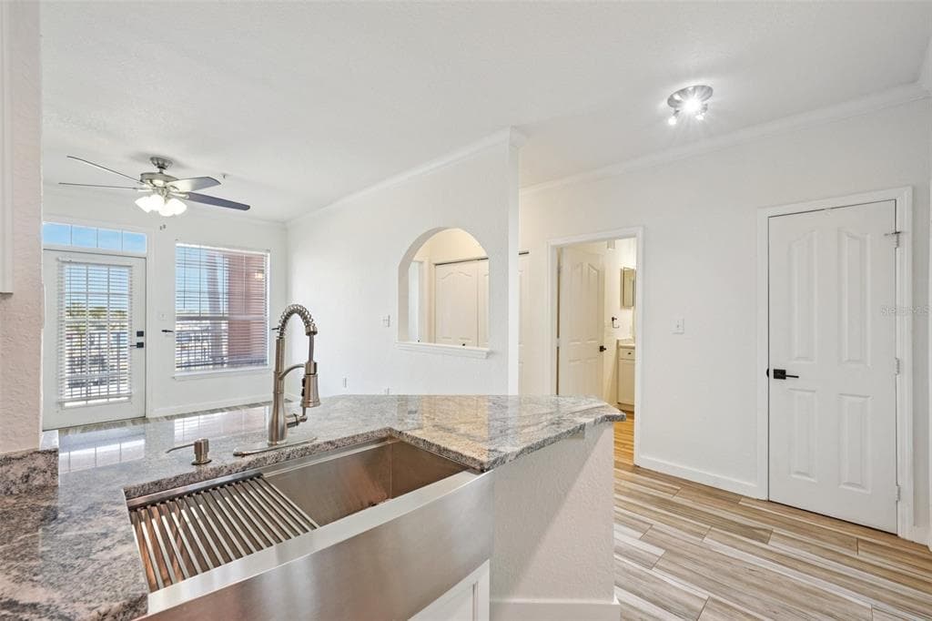5000 CULBREATH KEY WAY 8-212 photo 7