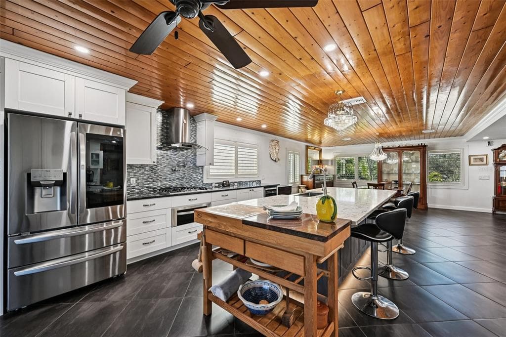 10467 SHERMAN STREET photo 7