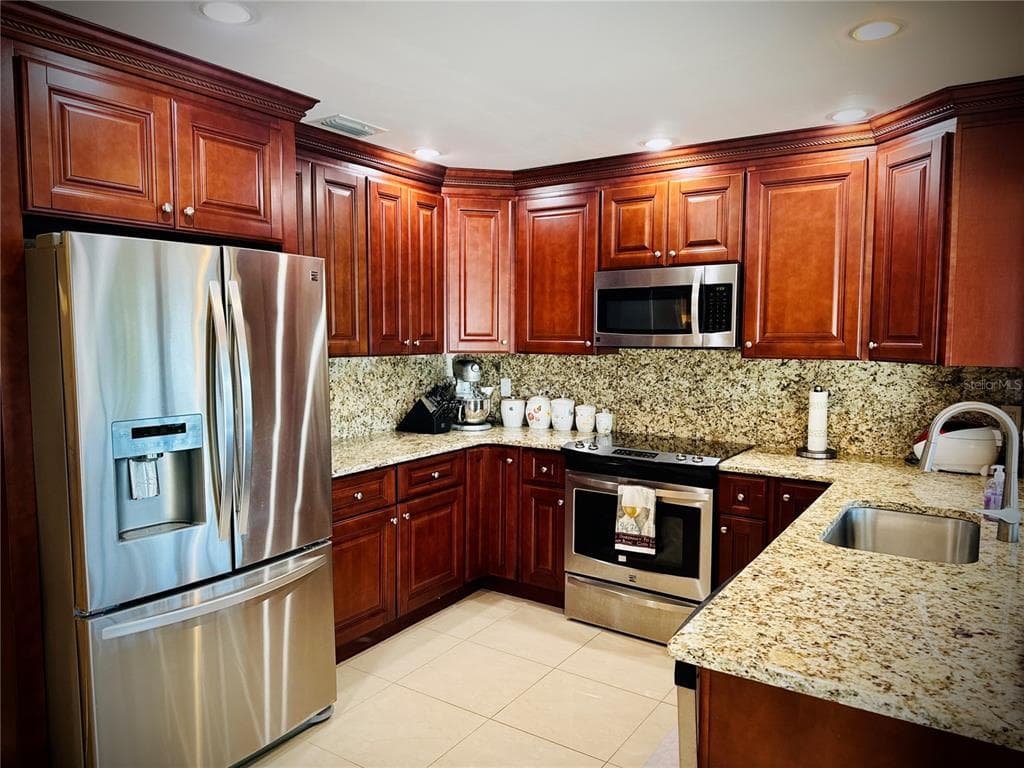 6512 MANILA PALM WAY photo 14