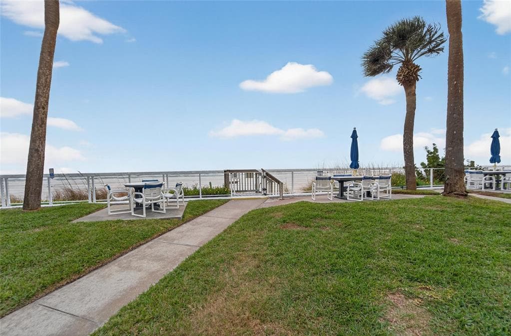 17960 GULF BOULEVARD 119 photo 8