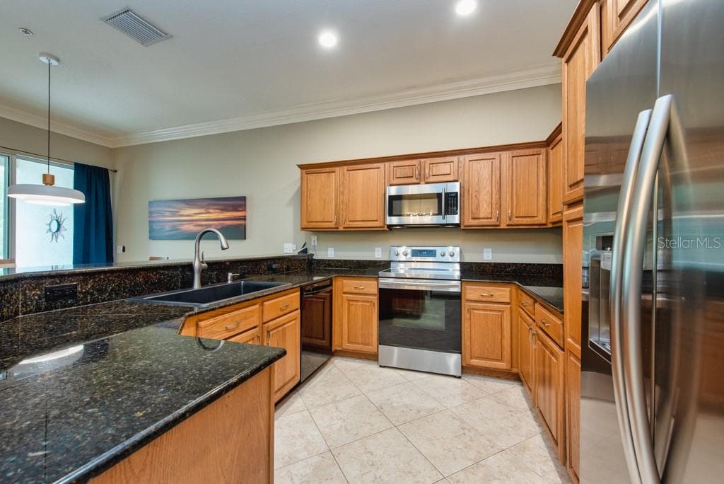1430 MANATEE CIRCLE photo 19