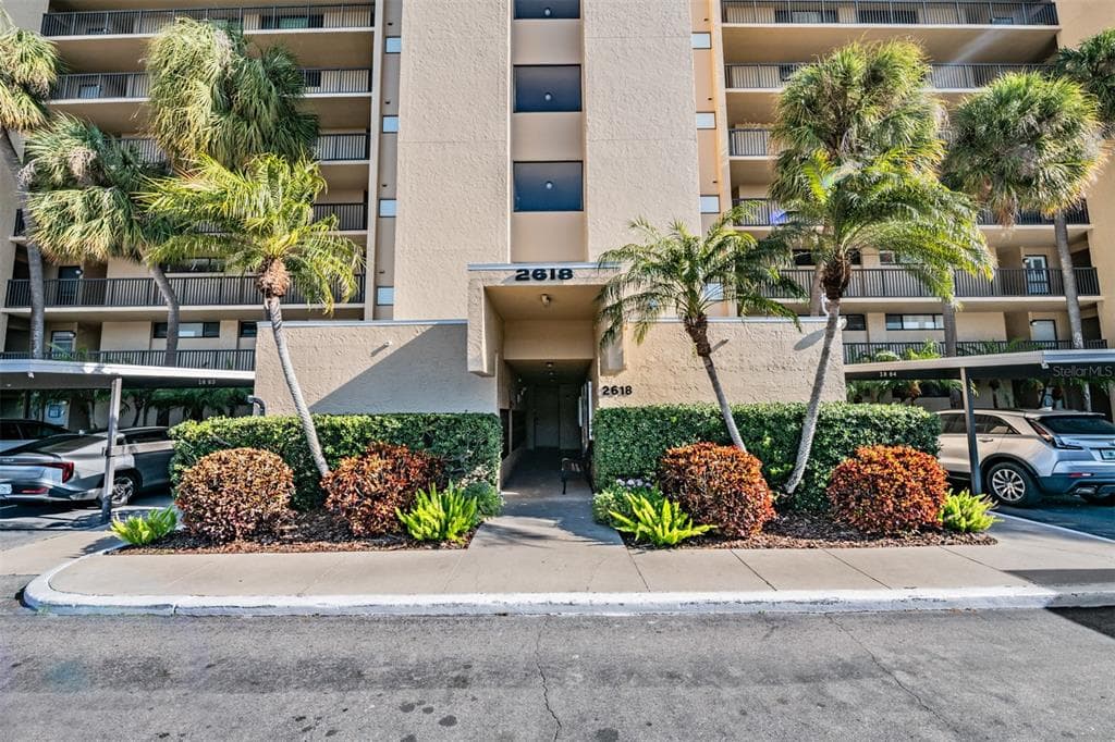 2618 COVE CAY DRIVE 204 photo 2