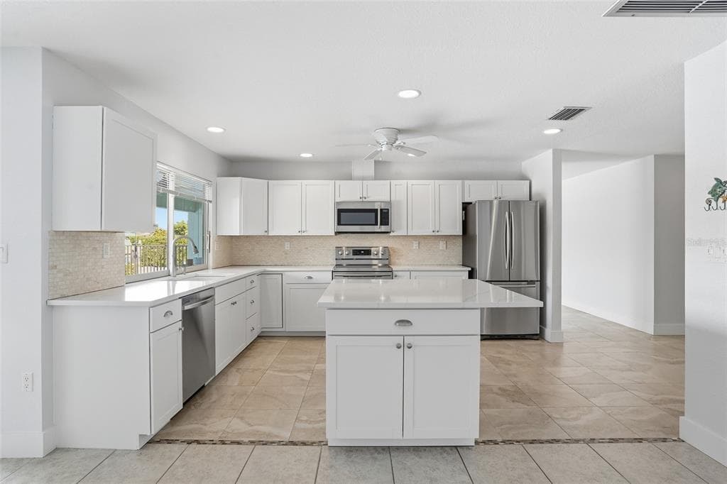 405 TOWER DRIVE photo 6