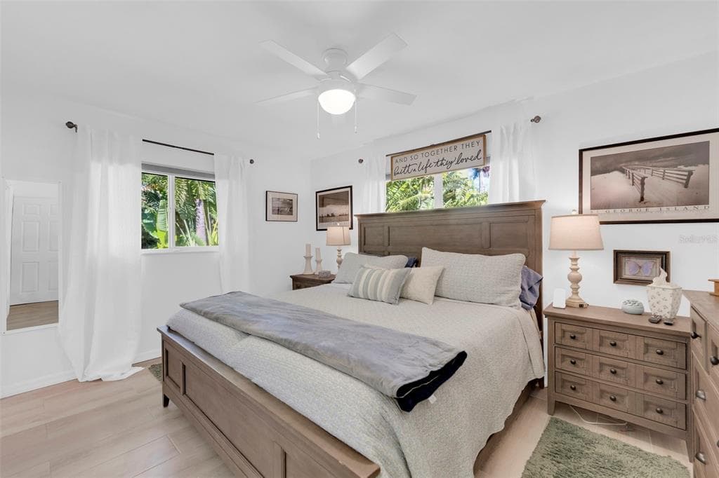 14526 RIVERSIDE DRIVE photo 12