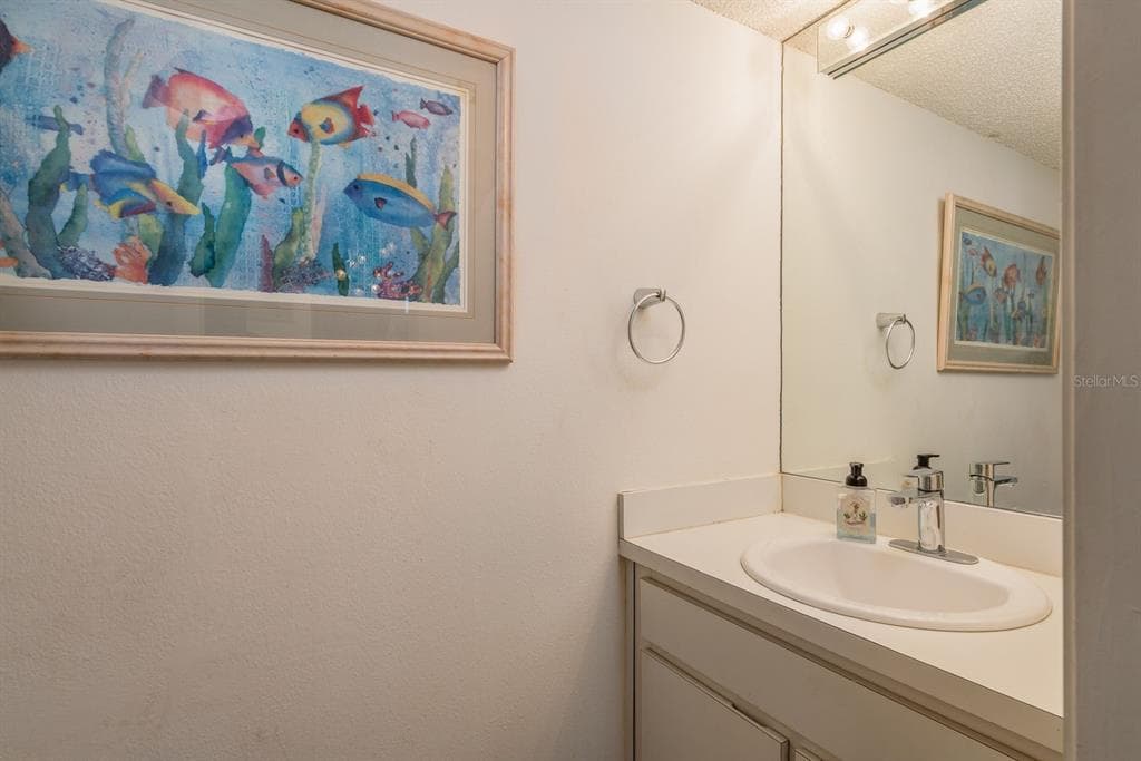 602 LIME AVENUE 203 photo 5