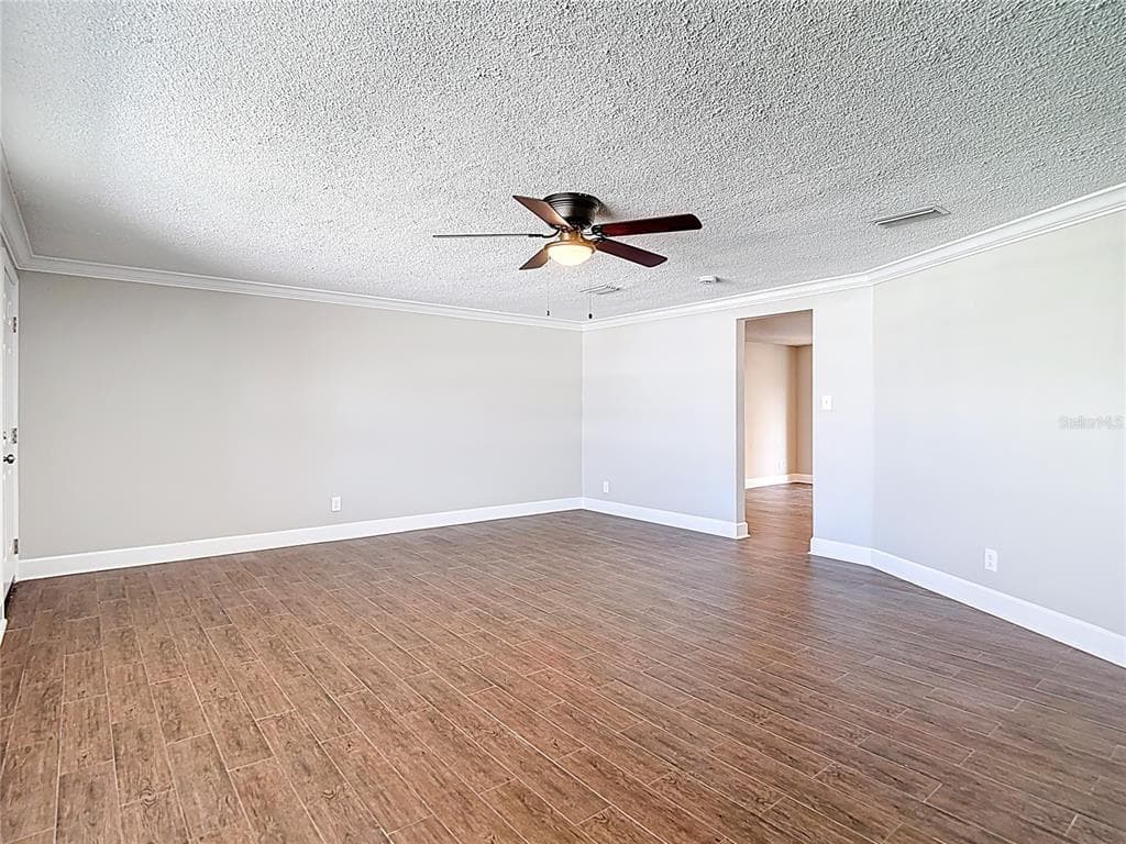 13732 PLUMOSA AVENUE photo 10
